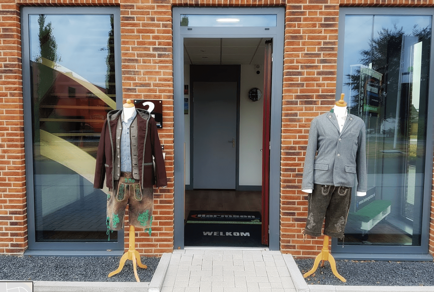Lederhosenwinkel showroom